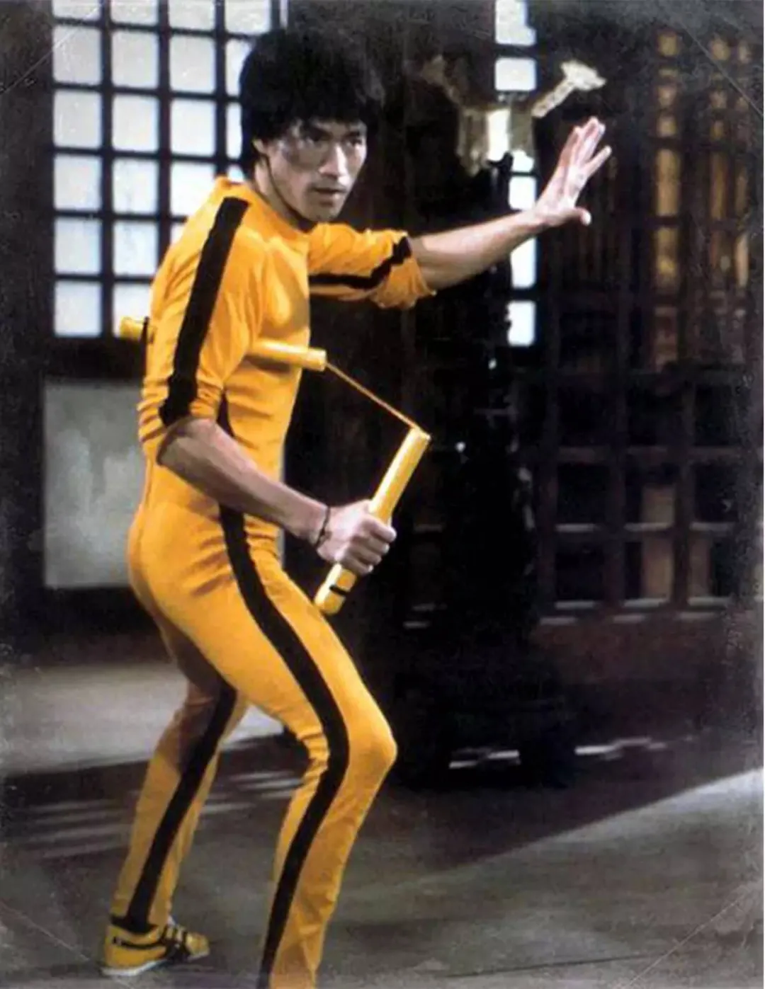 亚瑟士2024财年业绩深度解析:双引擎驱动下的全球化突围